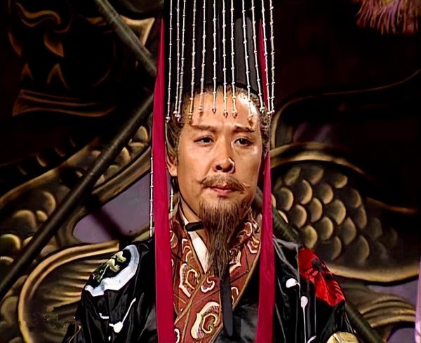 刘备在哪里继承皇位