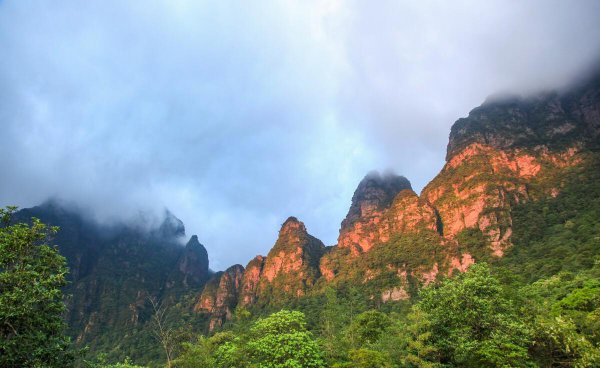 来宾有什么好玩的景点旅游