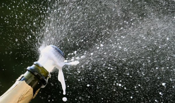 气泡酒属于什么酒类