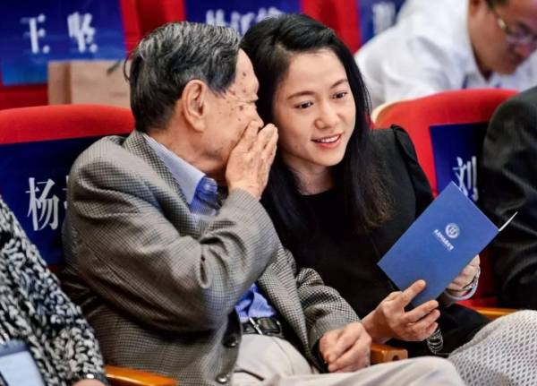 杨振宁老婆翁帆多少岁