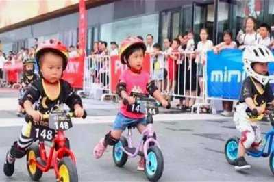 该不该给孩子买平衡车 权威解读平衡车对孩子发展的影响