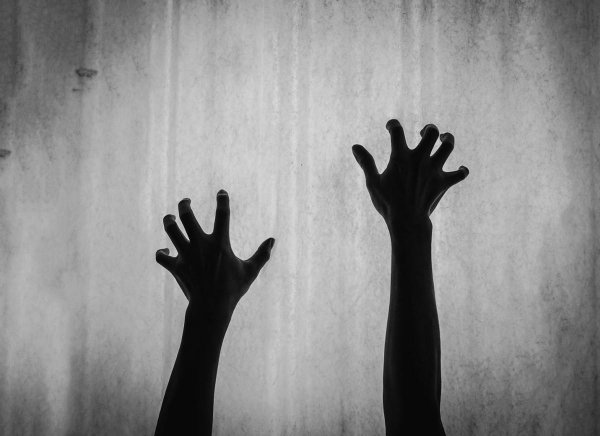恐怖八尺大人故事