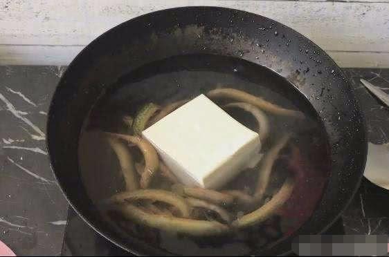 泥鳅钻豆腐与哪位美人有关