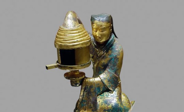 长信宫灯是哪个朝代的艺术品