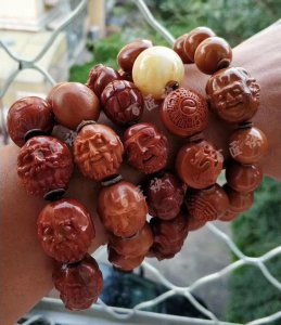 新入手橄榄核多刷还是多盘 新入手橄榄核怎么盘玩又红又透