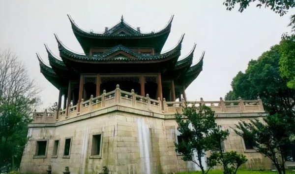 夫差与西施的故事简介