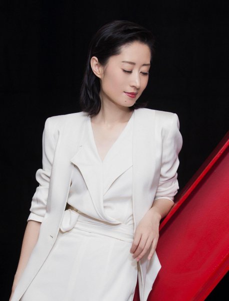 女士头发稀少适合剪哪种短发
