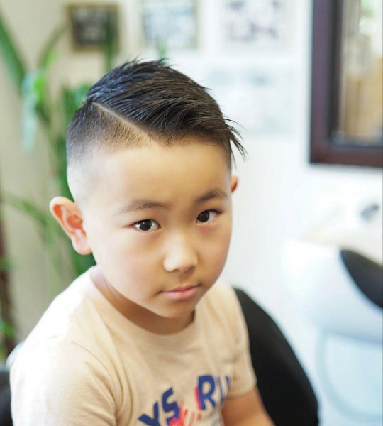 流行的儿童发型男图片很火很帅气的14款小男孩发型