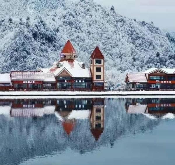 西岭雪山海拔高度是多少米