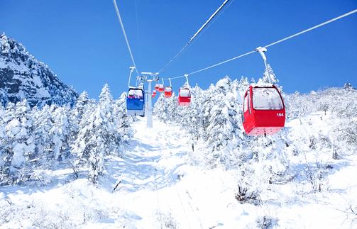 西岭雪山海拔高度是多少米