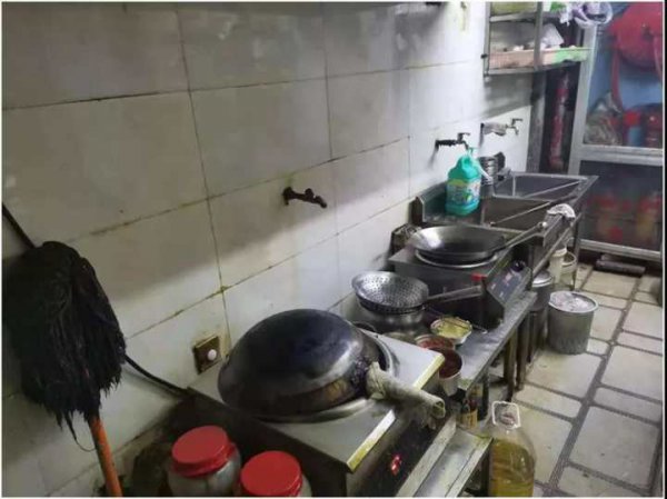 厨房下水道反水