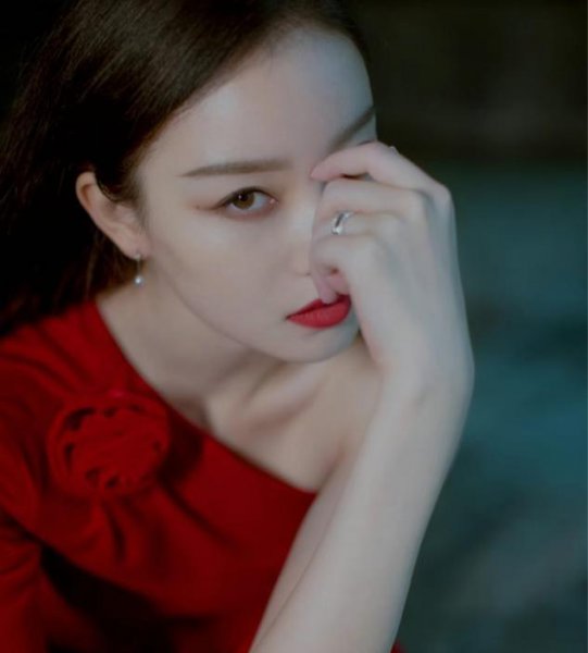女生鼻梁有痣好不好