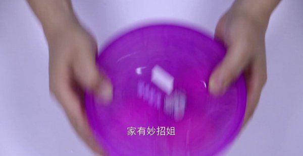 剥鸡蛋不粘皮的技巧