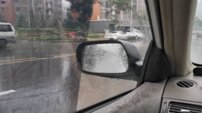 雨天车内玻璃起雾怎么办 雨天车窗容易起雾看不清怎么办