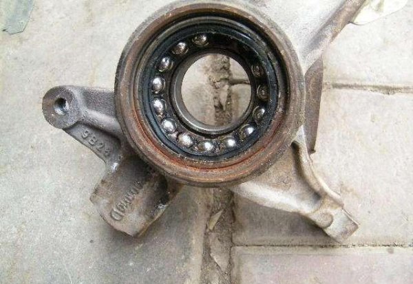 前轮轴承坏了会有什么症状