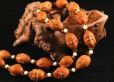 如何鉴别橄榄核不是塑料的真假 假橄榄核是什么样子