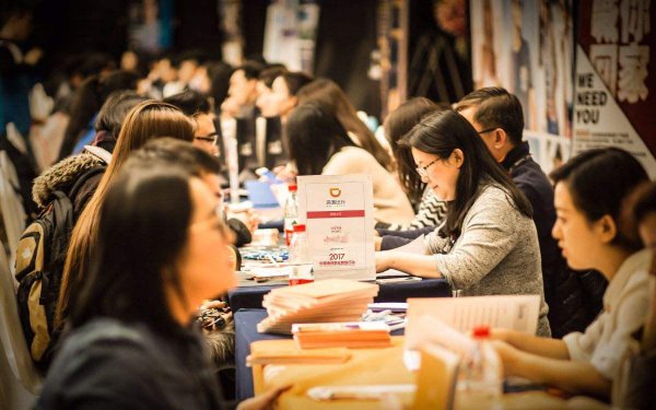 大学生几月份毕业离校