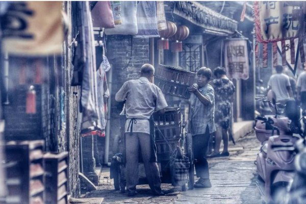 一个姓的叫本家吗