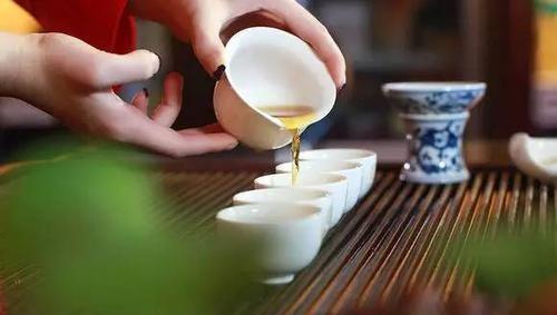 为什么茶不能倒满