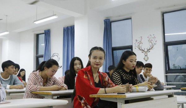 大学辅导员有发展前景吗