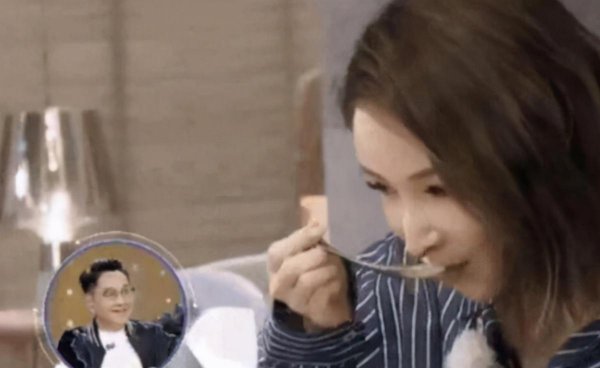萧亚轩的快乐这个梗是什么意思