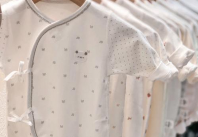 59码适合孩子几个月穿 通常是三个月之内都可以穿的