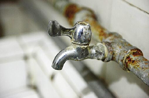 水锈迅速清除方法