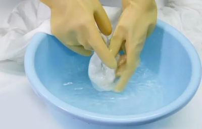 用84消毒液洗衣服变色了怎么办 怎么处理恢复原样