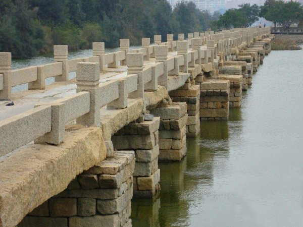 中国现存古代最长的连梁式石板平桥是哪个