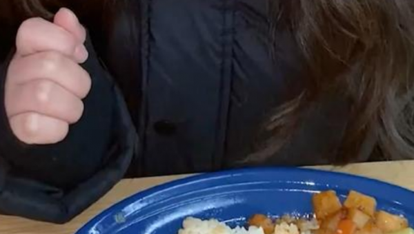 女生说在吃饭高情商回答