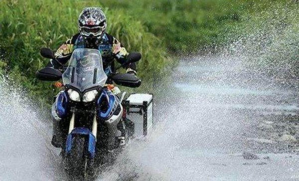 摩托车淋雨一晚上有事吗会坏吗