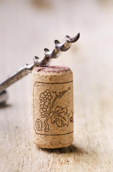 开过的红酒塞上木塞后能放多久不能喝