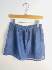 裙子里面的内衬总是卷上去怎么办 如何解决裙子内衬卷边问题