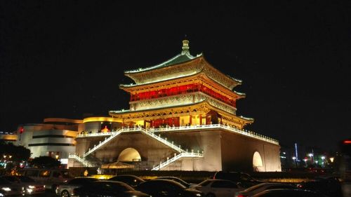 西安鼓楼和钟楼区别是什么？是一个地方吗？