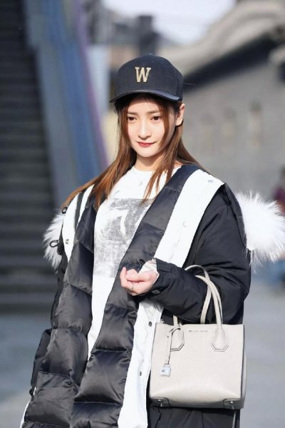 街拍那些追捧时尚的女神