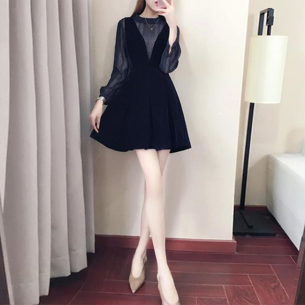 个性衣服女人味时尚兼备