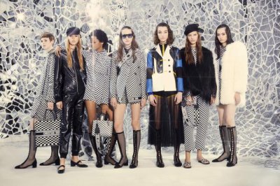 Dior巴黎时装周2023春夏系列为什么被吐槽是“阿依莲”风格？