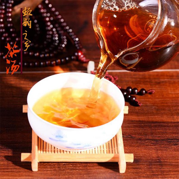 胡乱喝茶 不能起到养生的作用 反而会对身体造成伤害！