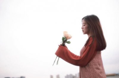 眼神对视能看出喜欢吗 男女突然眼神对视是巧合吗