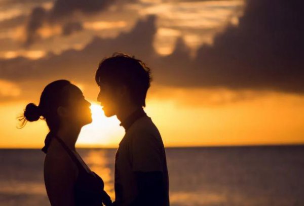 为什么夫妻俩越长越像