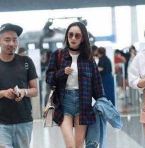 明星街拍大比拼 杨幂却将“冻龄美女”玩到飞起