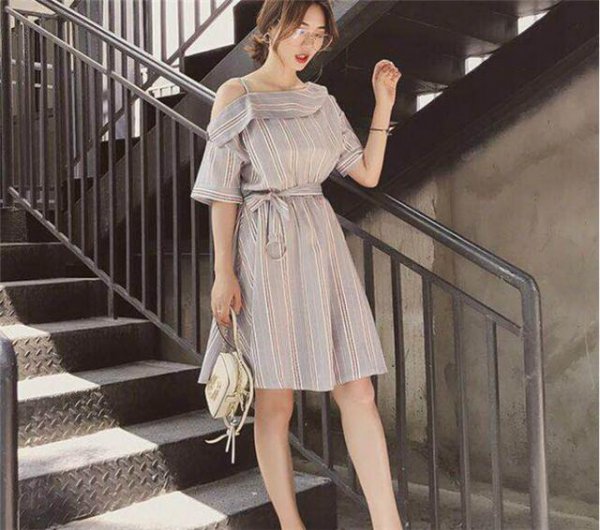 有小肚子的女人怎么搭配衣服好看