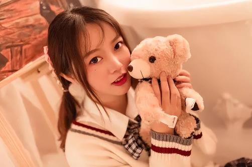 不小心摸到女生的手怎么办