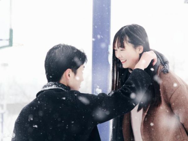 当一个女孩喜欢你都会有哪些表现呢