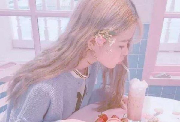 约会时女生主动买单代表没戏了吗