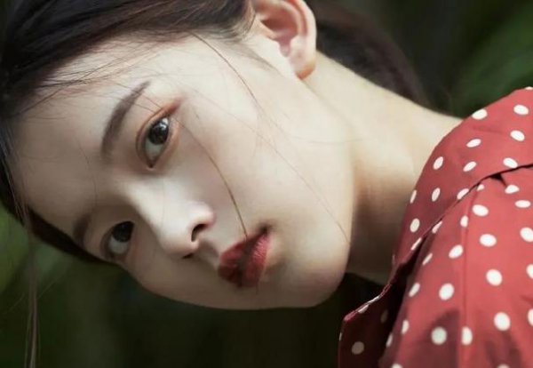 已婚女人接受异性礼物说明什么