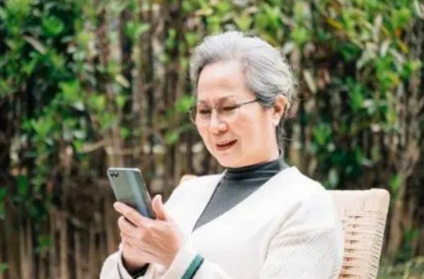 退休后带孙子的利弊