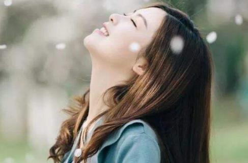 女人希望你追她逃不掉这4个暗示