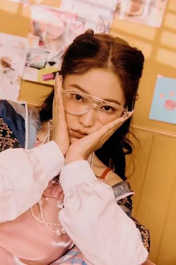 女人戴眼镜影响颜值吗