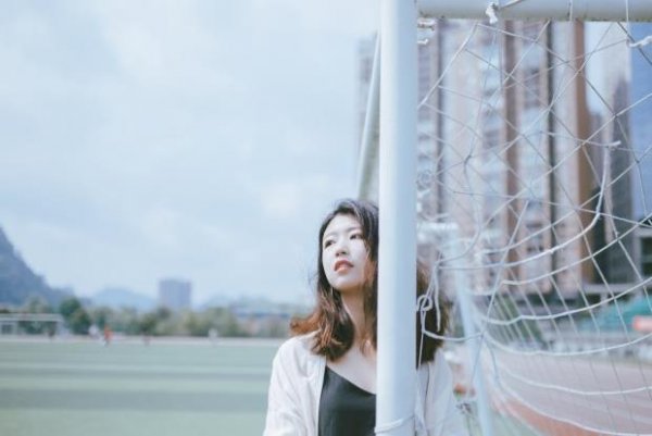 性格无趣的人的表现